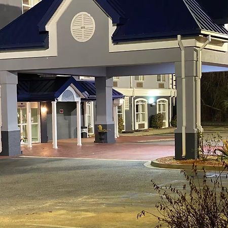 Baymont By Wyndham Sumter Hotel Bagian luar foto