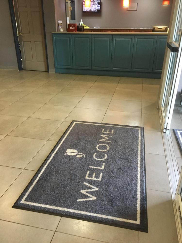 Baymont By Wyndham Sumter Hotel Bagian luar foto