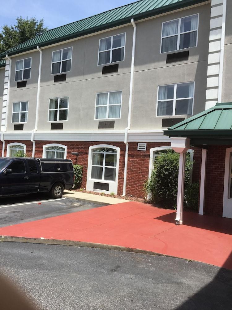 Baymont By Wyndham Sumter Hotel Bagian luar foto