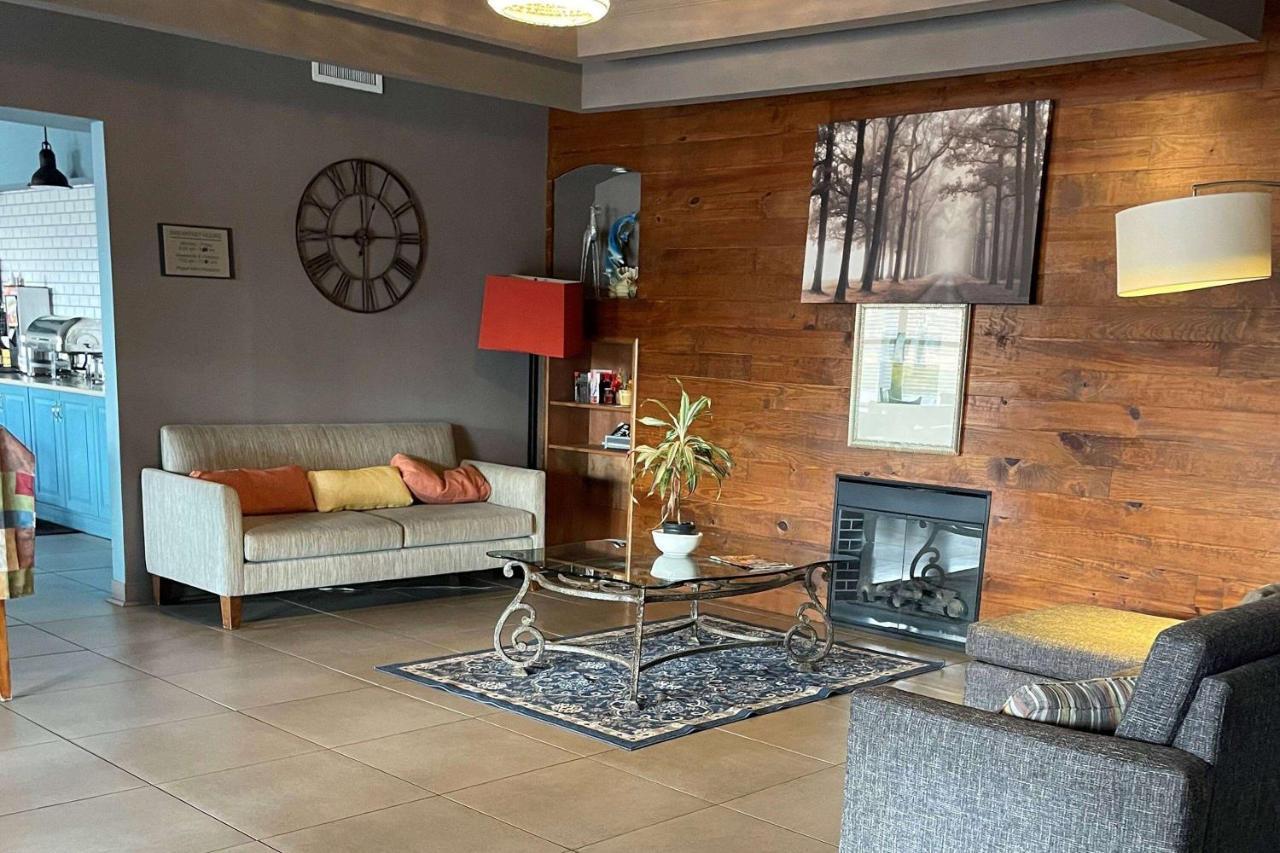 Baymont By Wyndham Sumter Hotel Bagian luar foto